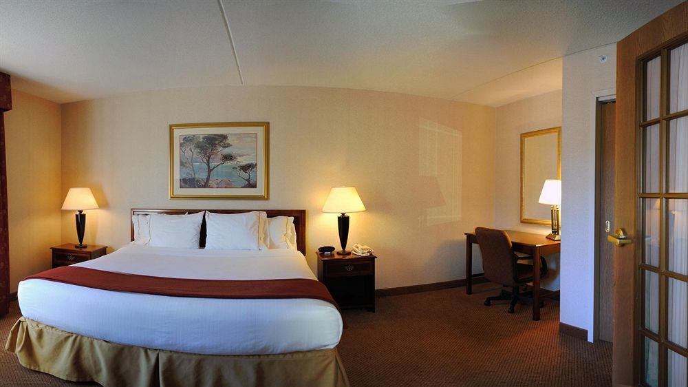 Holiday Inn Express Hotel & Suites Providence-Woonsocket By Ihg Exterior foto