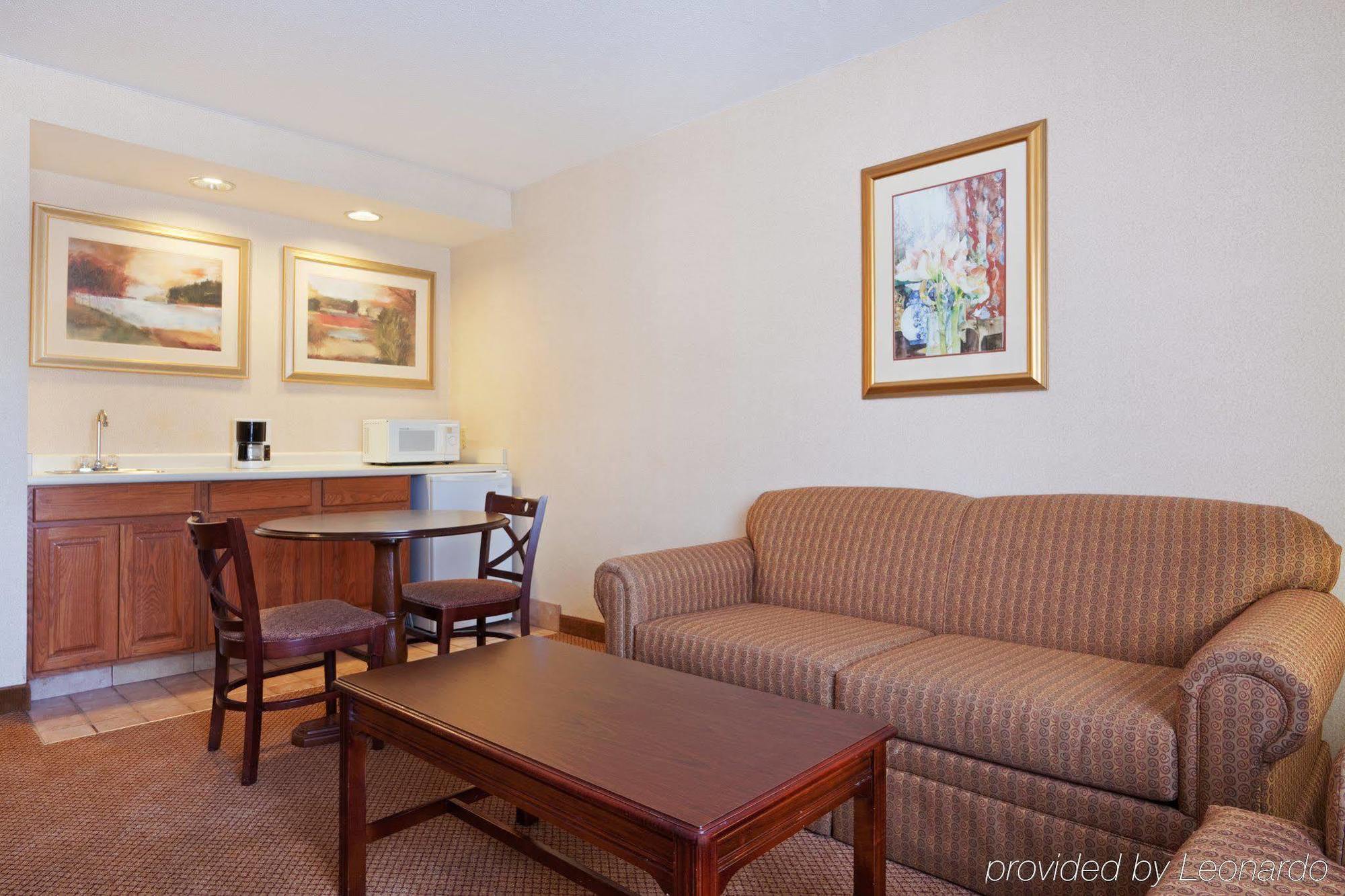 Holiday Inn Express Hotel & Suites Providence-Woonsocket By Ihg Habitación foto